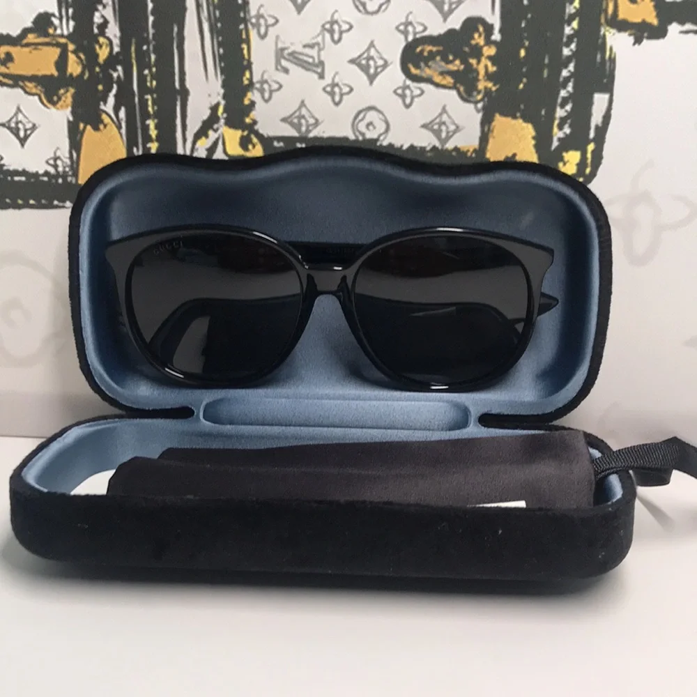 New Authentic Chic Black Sunglasses GG0261SA 001